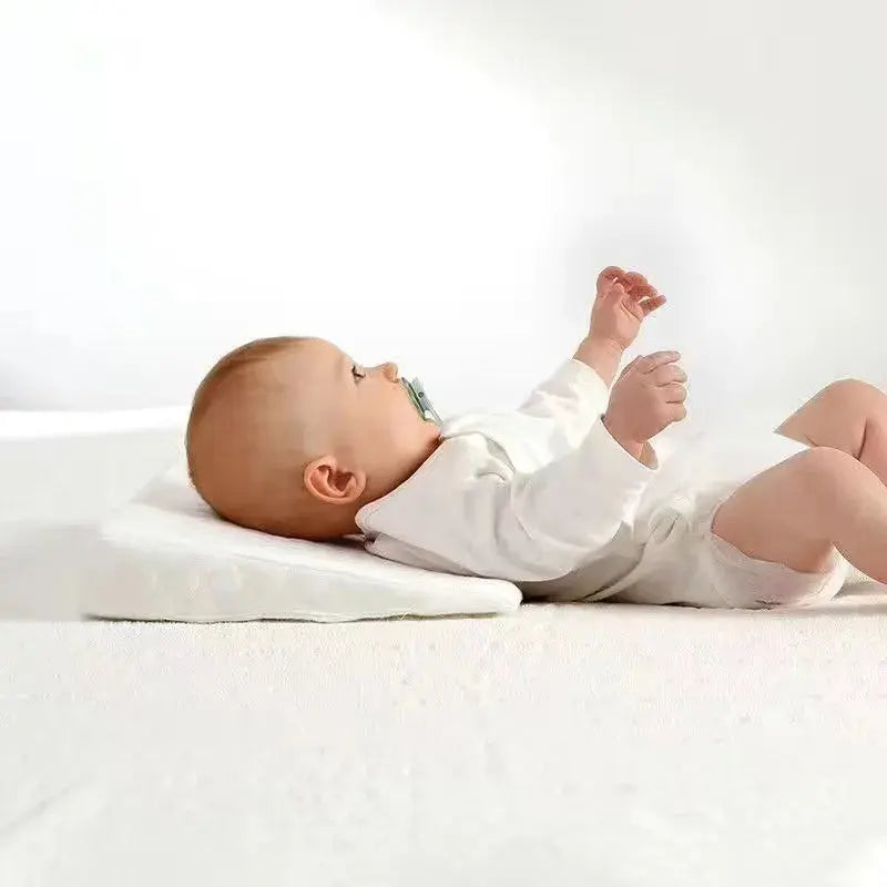 Baby Anti-Spitting Slope Pillow sitodo